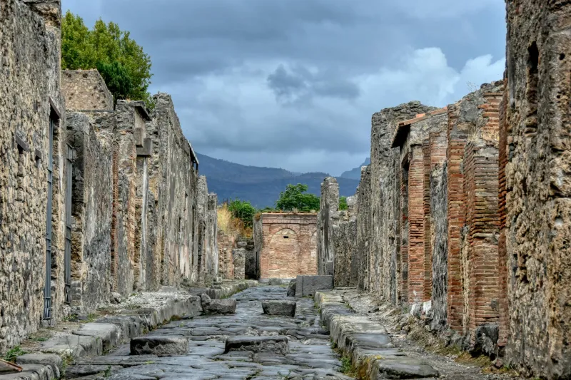 Five Stars Since 79 AD: How Pompeii's Merchants Perfected the Fake Review